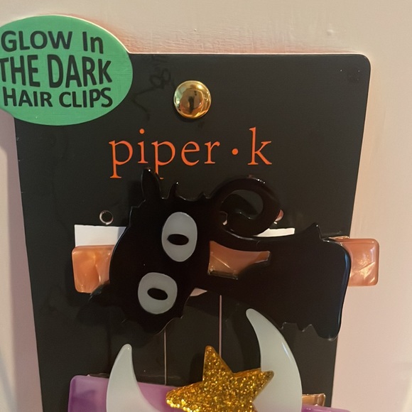 Halloween piper k glow in the dark hair clips-NEW - Picture 3 of 11